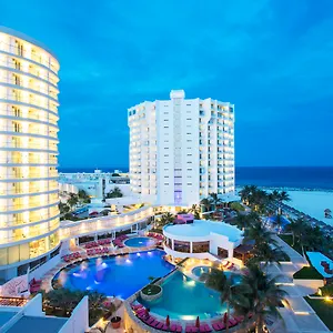 ***** Курортный комплекс Krystal Grand Мексика
